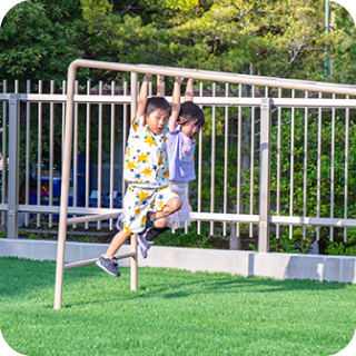 戸外での遊びの写真