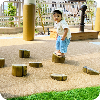 戸外での遊びの写真